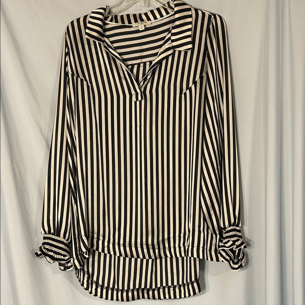 Umgee Monochrome Striped Blouse Ruffle Sleeve V-neck Medium